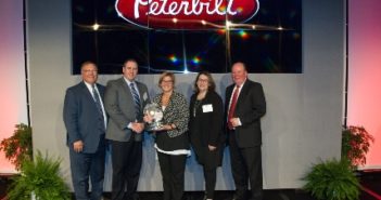Camions Excellence honoré pour son soutien aux moteurs Paccar