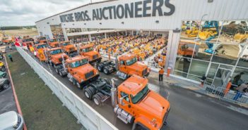 Ritchie Bros. tient sa plus grande vente aux enchères canadienne de 2018