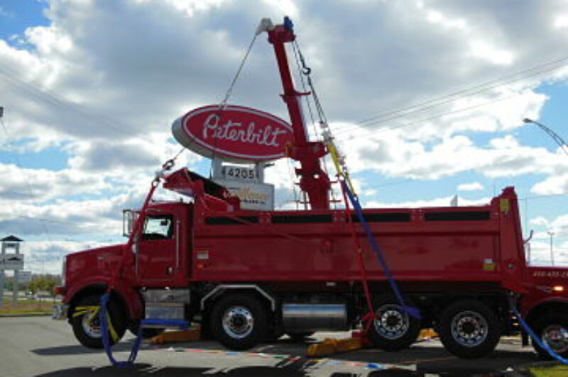 Bonne Fête Excellence Peterbilt article image