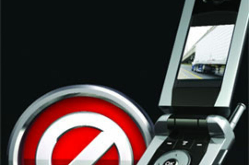 Interdiction de parler au cellulaire au Volant. Et le CB, lui ? article image