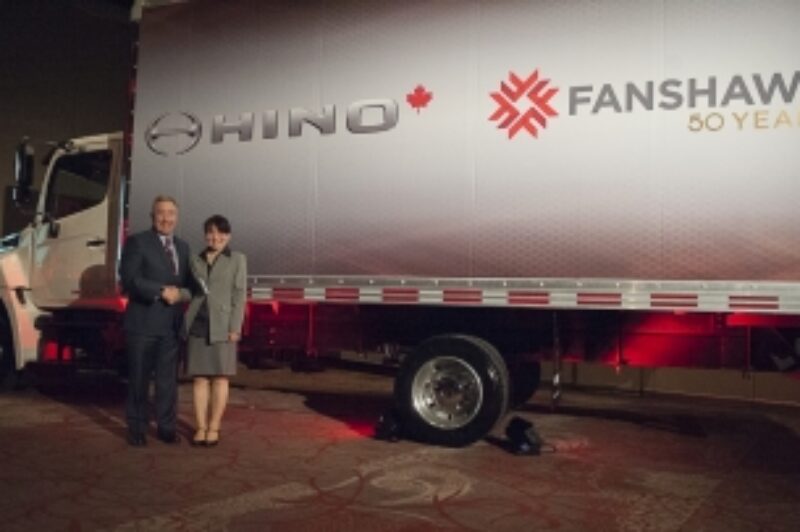 Hino surprend le Fanshawe College avec les clés d’un camion article image