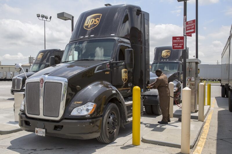 UPS s'engage à utiliser plus de véhicules à carburant de remplacement d'ici 2025 article image