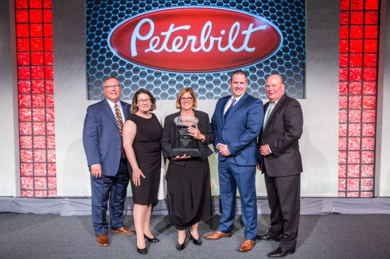 Camions Excellence Peterbilt remporte deux prix Peterbilt article image
