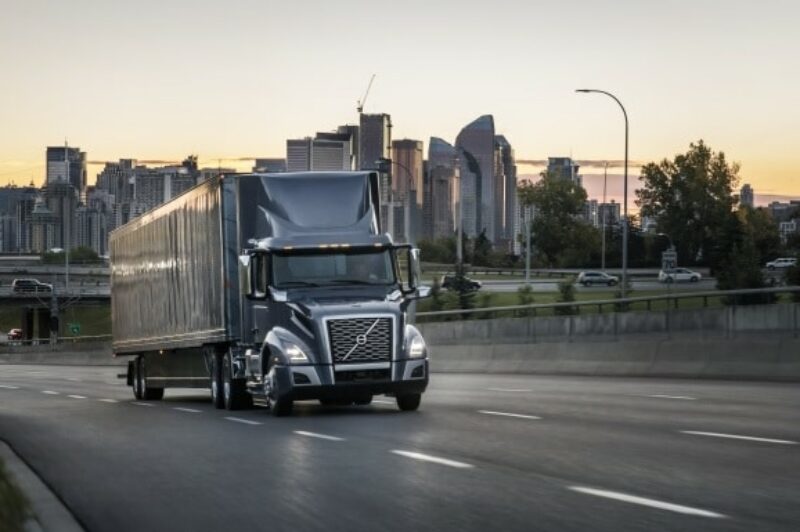 « S’ils l’ont à l’étranger, c’est qu’un camion d’ici l’a livré » : Hausse de 11,6 % des exportations internationales du Québec en juin article image
