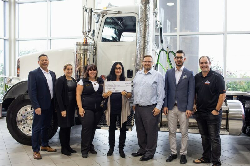 Excellence Peterbilt remet 3 700 $ à plusieurs causes article image