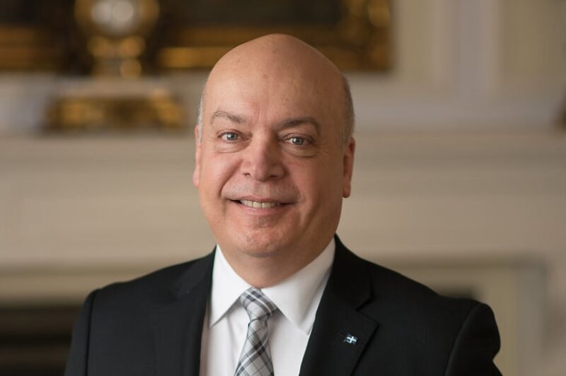L’ex-ministre Robert Poëti PDG de la Corporation des concessionnaires d'automobiles du Québec article image