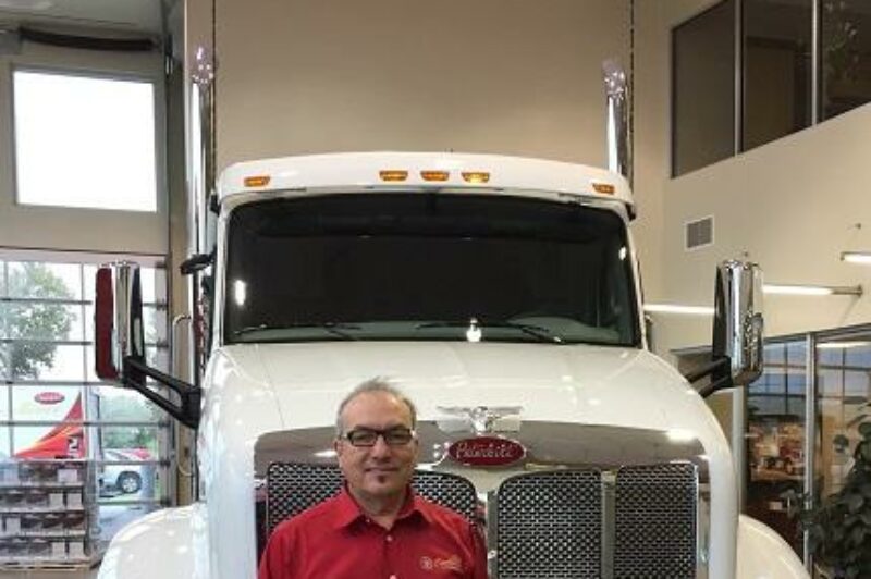 Camions Excellence Peterbilt accueille un nouveau représentant des ventes article image