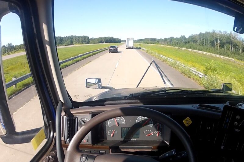 Conduire un camion à 10 ans pour donner la piqûre et former une relève? article image