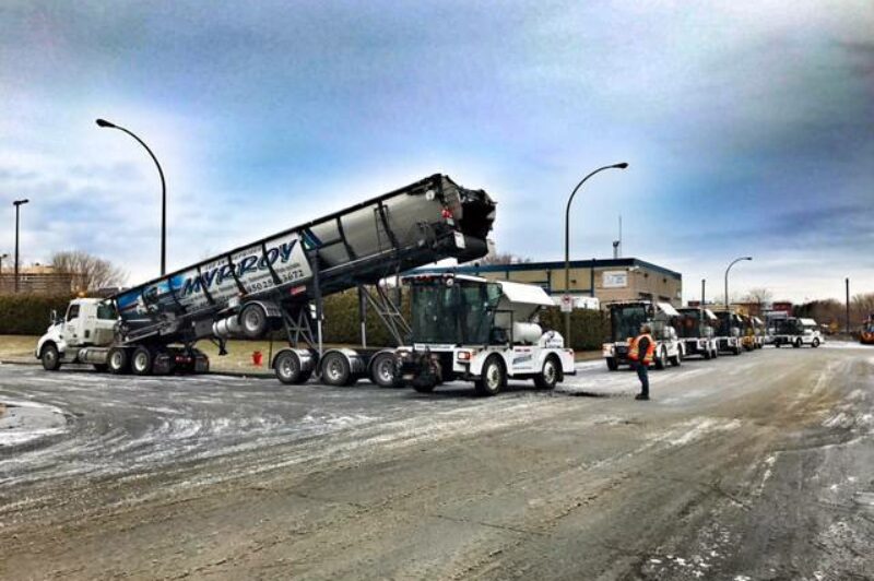 Opération nids de poule à Montréal : machinerie à éviter pour les camions article image
