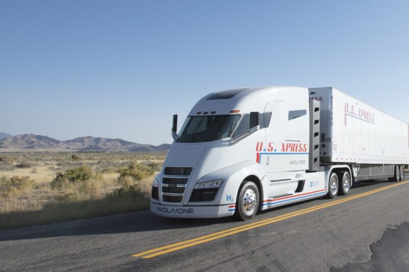 À l’aube du Nikola World, le premier ministre Legault plaide pour l’électrification des transports article image