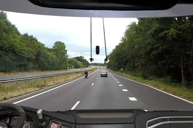 La FMCSA autorise les camions aérodynamiques sans rétroviseurs article image