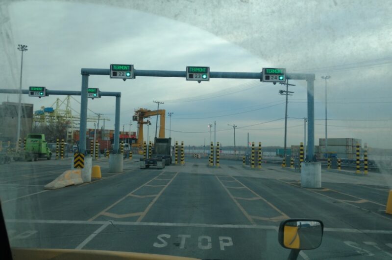 Mandat de grève au port de Montréal : les activités de camionnage pourraient être perturbées article image