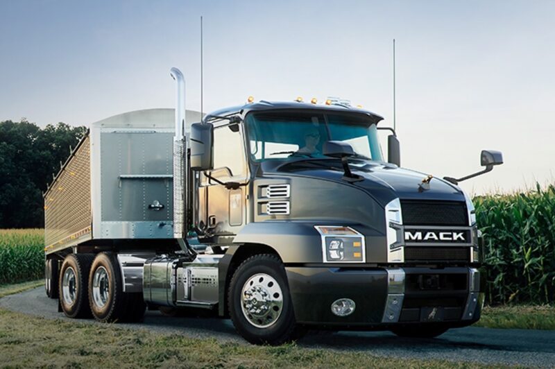 Rétroviseurs possiblement mal fixés sur des Mack article image