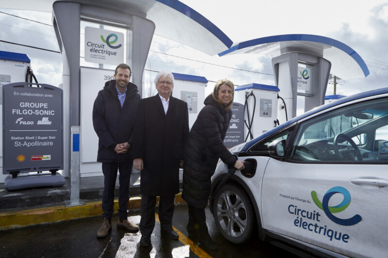 Superstation de recharge rapide de véhicules électriques à St-Apollinaire article image