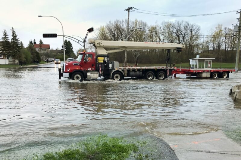 Mise à jour des fermetures de routes en raison des inondations article image