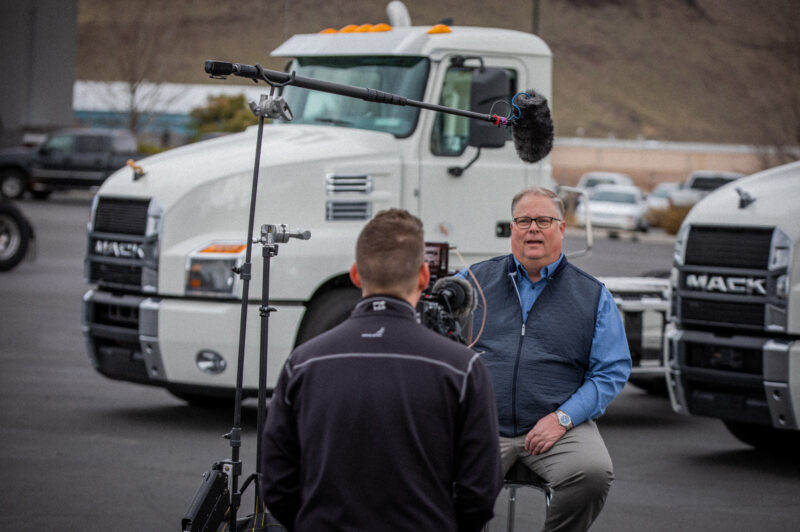Tournage de la série RoadLife de Mack à Montréal article image