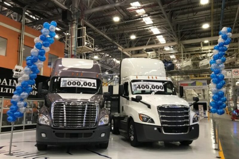 Une usine de camions mexicaine produit son 400 000e Freightliner article image