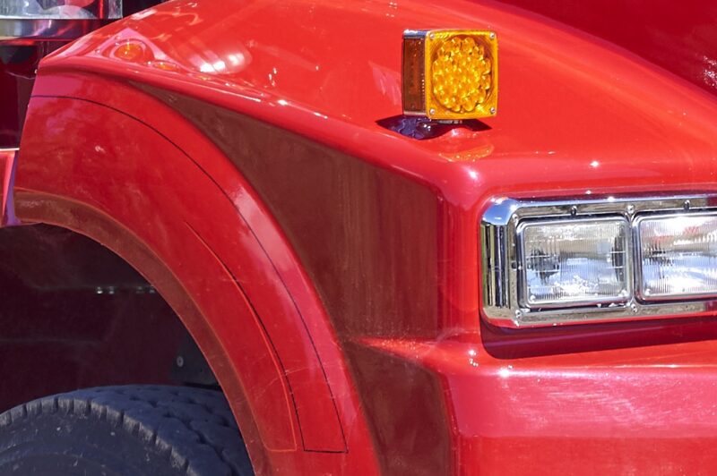 Changements de voie hasardeux et distance de suivi causent 40% des accidents de camions article image