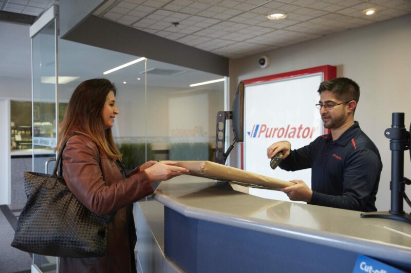 Vote de grève chez Purolator article image