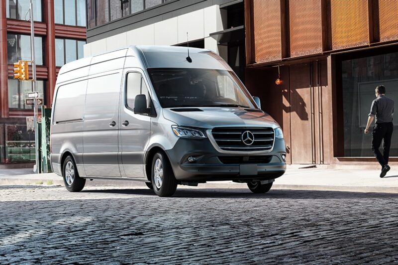 Des Sprinter à essence maintenant disponibles article image