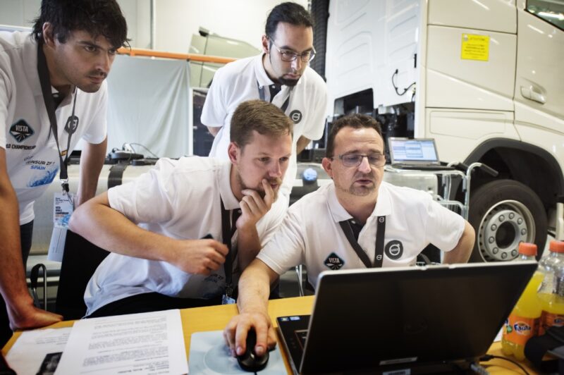 Les meilleurs techniciens Volvo à l’épreuve article image