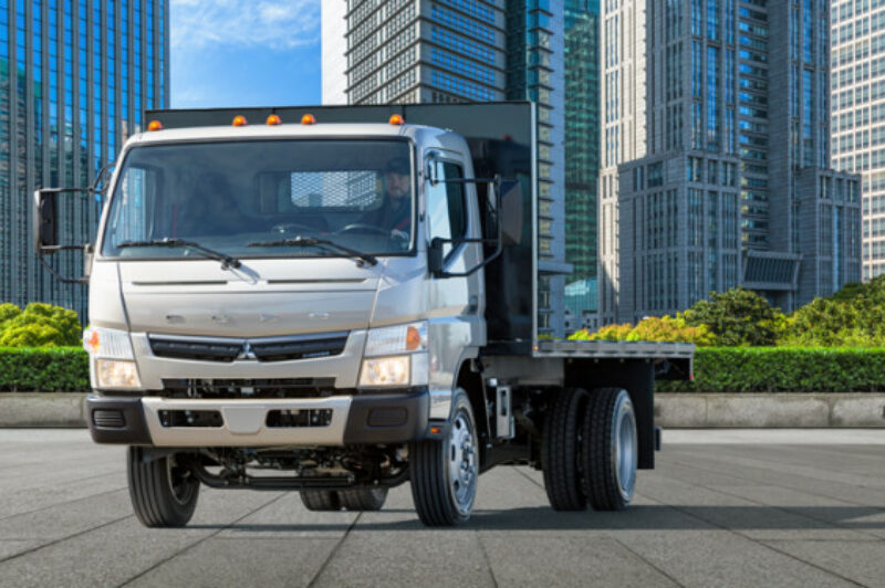 Fuso commence la fabrication d’un camion de classe 5 à essence article image