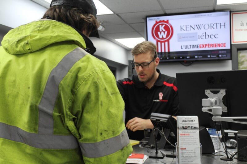Des stages payés attirent plus de candidats mécaniciens de camions dans la région de Québec article image