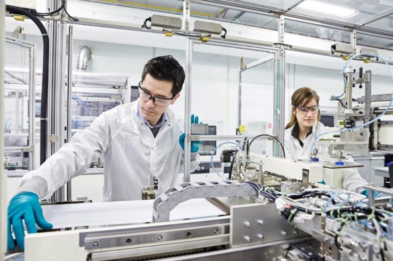 Hydro-Québec et un Prix Nobel alliés pour les batteries de camions électriques article image