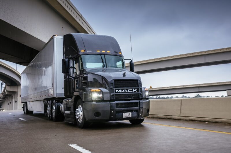 Le Mack Anthem à cabine de jour certifié SmartWay article image