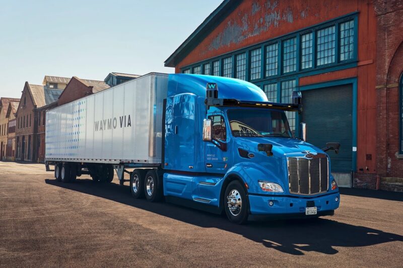 Le régime de pensions du Canada investit dans les camions autonomes article image