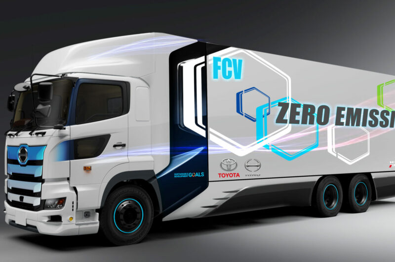 Double offensive de Hino vers la production de camions électriques article image