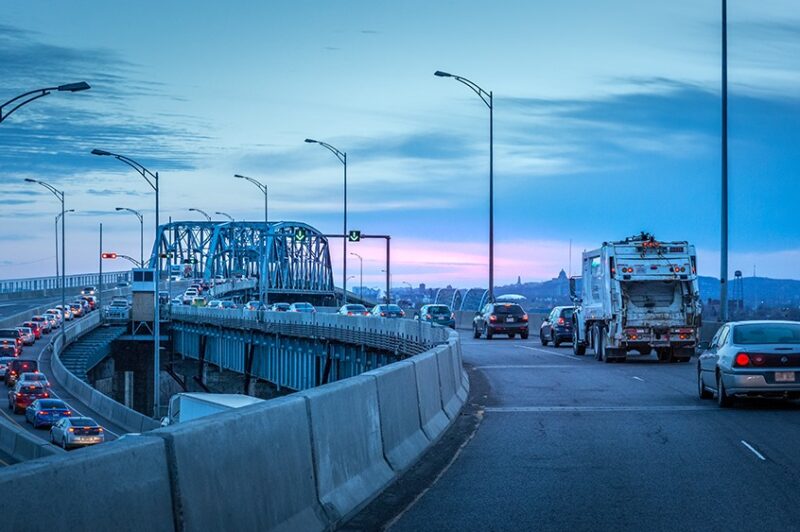 Les travaux estivaux au pont Honoré-Mercier affecteront les camionneurs article image