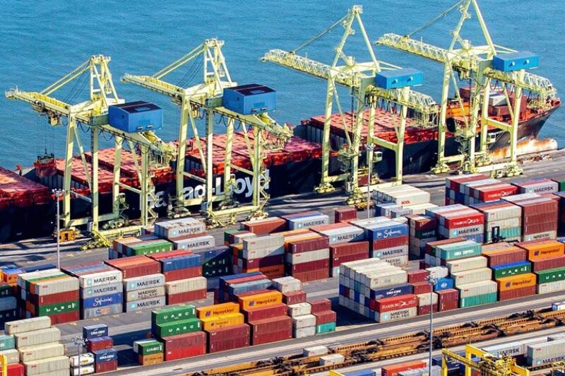 Un débrayage paralyse les terminaux Racine et Cast article image