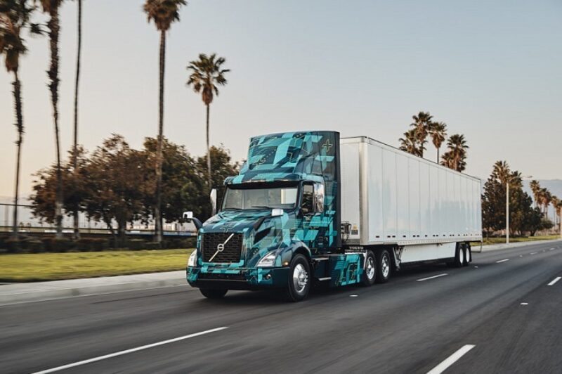 Volvo reçoit une subvention pour déployer 70 VNR Electrics article image