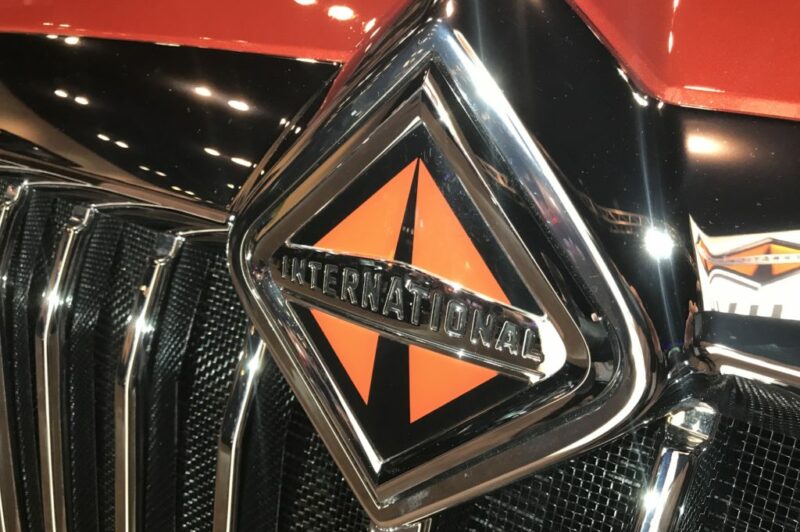 Navistar fermera son usine de Melrose Park article image