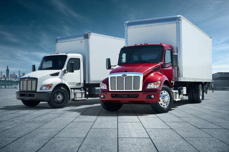 Peterbilt complète la révision de sa gamme de produits avec ses nouveaux modèles de poids moyen article image