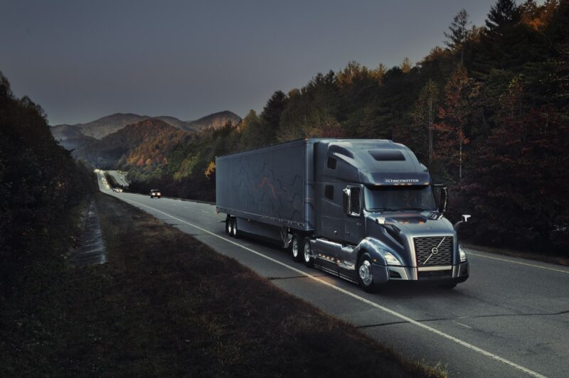 La SAAQ pourrait réduire les frais d’immatriculation de certains camions article image