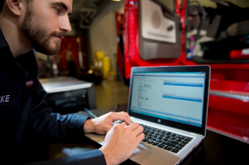 Le gouvernement du Canada renforce son soutien à la formation des apprentis en métiers spécialisés article image