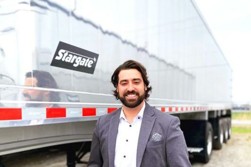 Simon Thibert se joint à l’équipe de Lewis article image