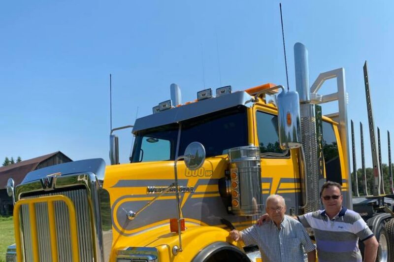 Semaine nationale du camionnage - 'J’aime travailler pour moi-même et faire les heures que je veux.' article image