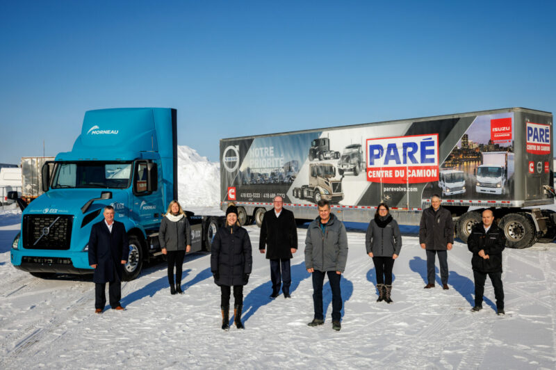 Le Groupe Morneau déploie le premier Volvo VNR Electric en configuration tandem au Canada article image