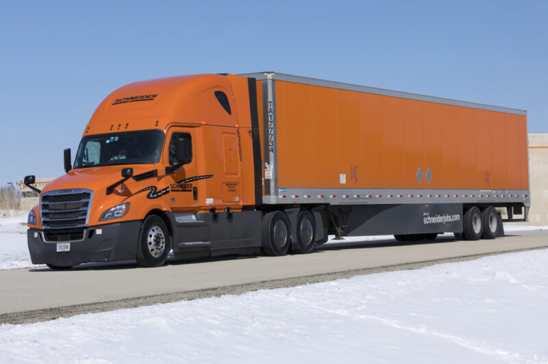 Schneider va cesser ses activités au Canada article image