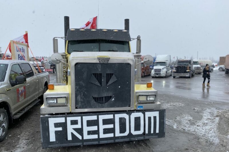L’OOIDA demande au Canada et aux É.-U. de lever l'obligation vaccinale pour les camionneurs article image