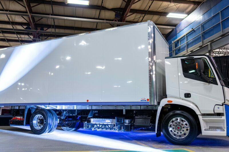 Lion et Transit présentent un camion électrique plus léger pour les livraisons du dernier kilomètre article image