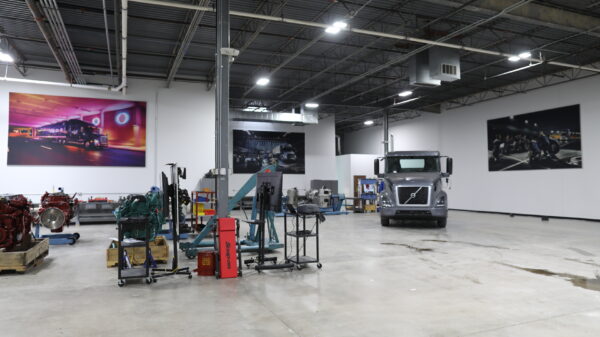 Volvo-Trucks-North-America-Tinley-Park-credit-VTNA alternate text for this image