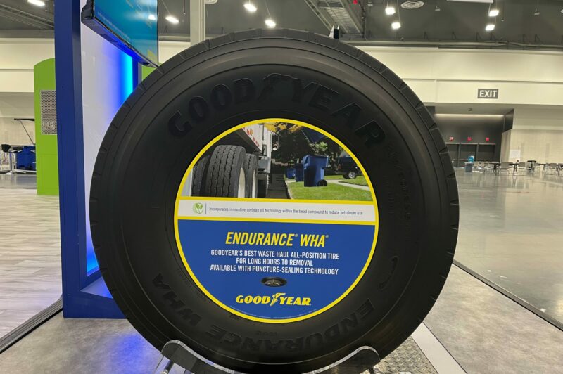 Goodyear lance un pneu pour camion de collecte fabriqué à partir d’huile de soja article image