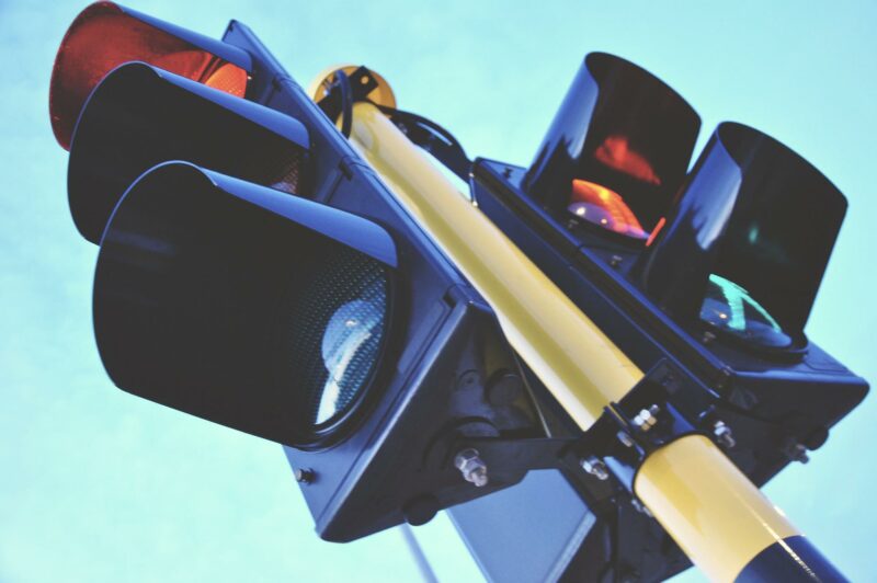 Ras-le-bol des feux de circulation qui nuisent au transport sur l’autoroute 20 article image