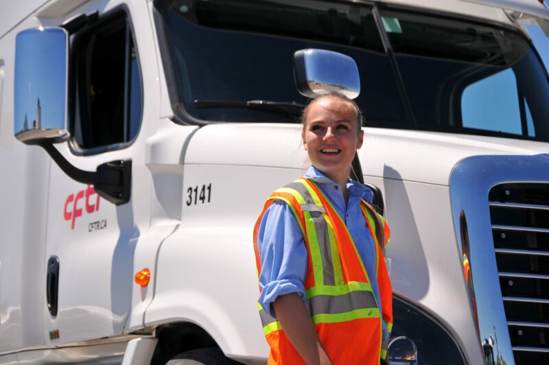 Étude de l’ATRI pour comprendre comment inciter les jeunes à joindre les rangs de l’industrie du camionnage article image