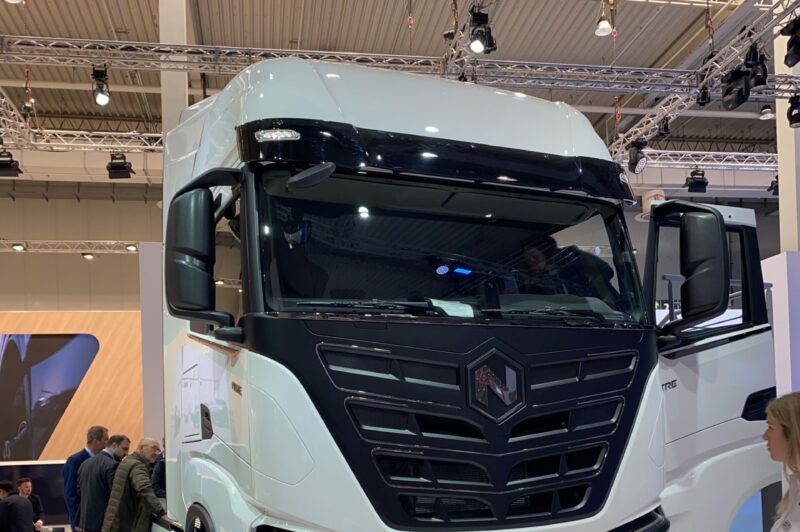 Nikola présente ses camions à batterie et à hydrogène au salon IAA en Allemagne article image