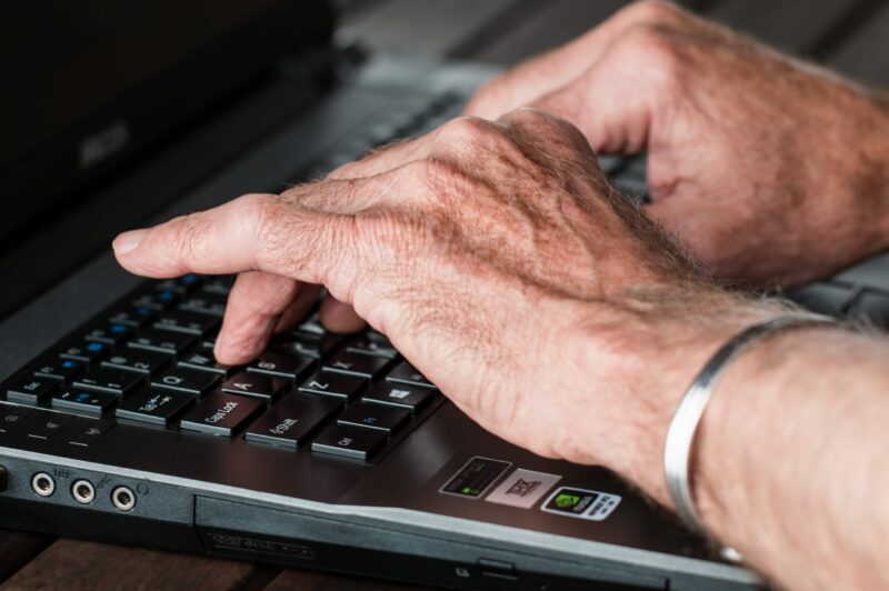 Les 55-69 ans de plus en plus actifs sur le marché québécois du travail article image